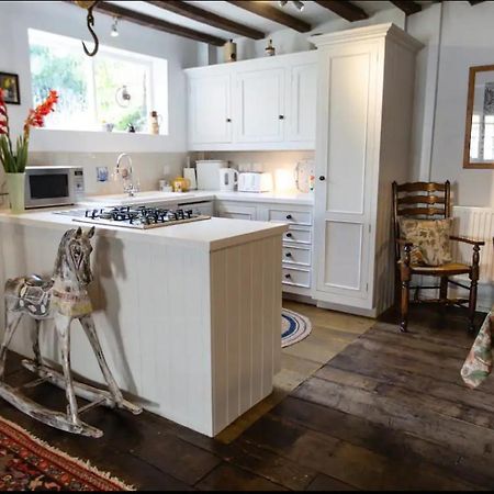 Pass The Keys Magical Period House In The Heart Of Ludlow Luaran gambar