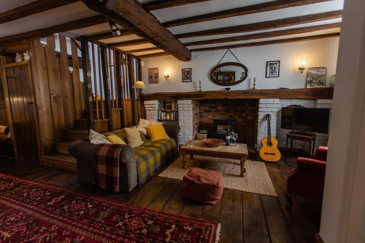 Pass The Keys Magical Period House In The Heart Of Ludlow Luaran gambar