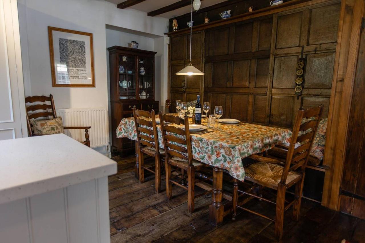Pass The Keys Magical Period House In The Heart Of Ludlow Luaran gambar